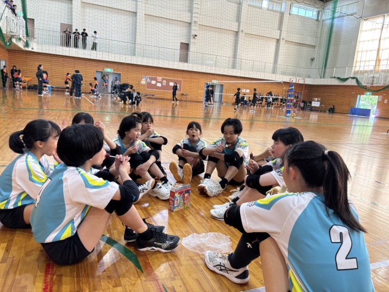 県内外のチームを迎えて招待試合を開催しました