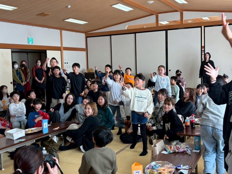 笑顔いっぱいの粟チビクリスマス会
